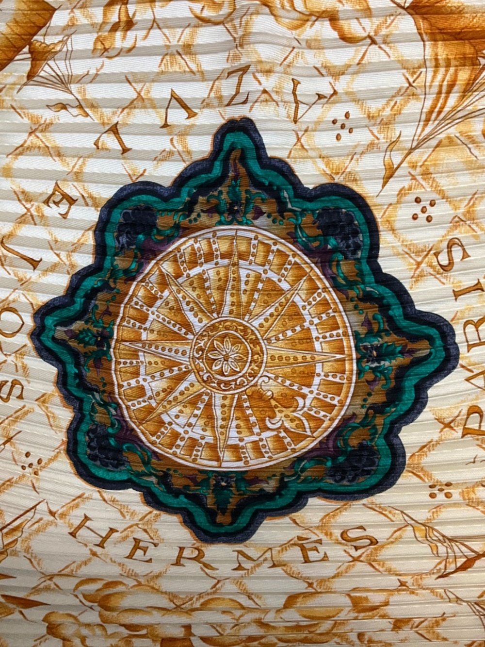 HERMES BLACK MULTI AZULEJOS PRINT PLISSE PLEATED SILK TWILL SCARF - Picture 6 of 6
